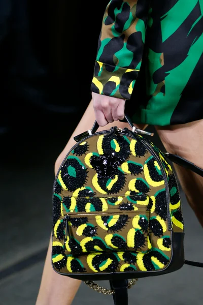 Look 94